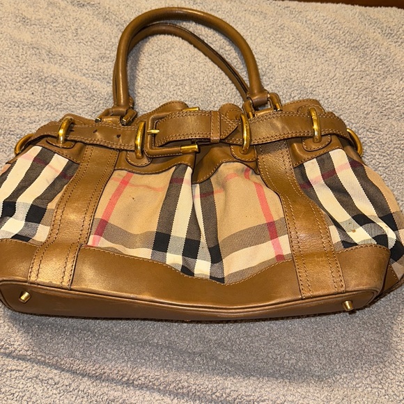 Classic Burberry Beaton (Authentic) - Picture 1 of 4